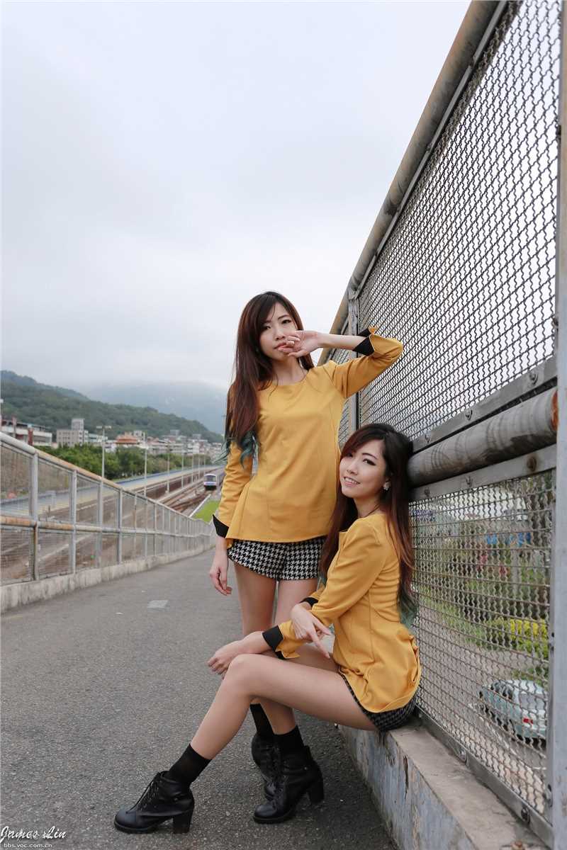 精选清纯闺蜜短裙唯美外拍图册