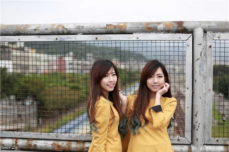 精选清纯闺蜜短裙唯美外拍图册