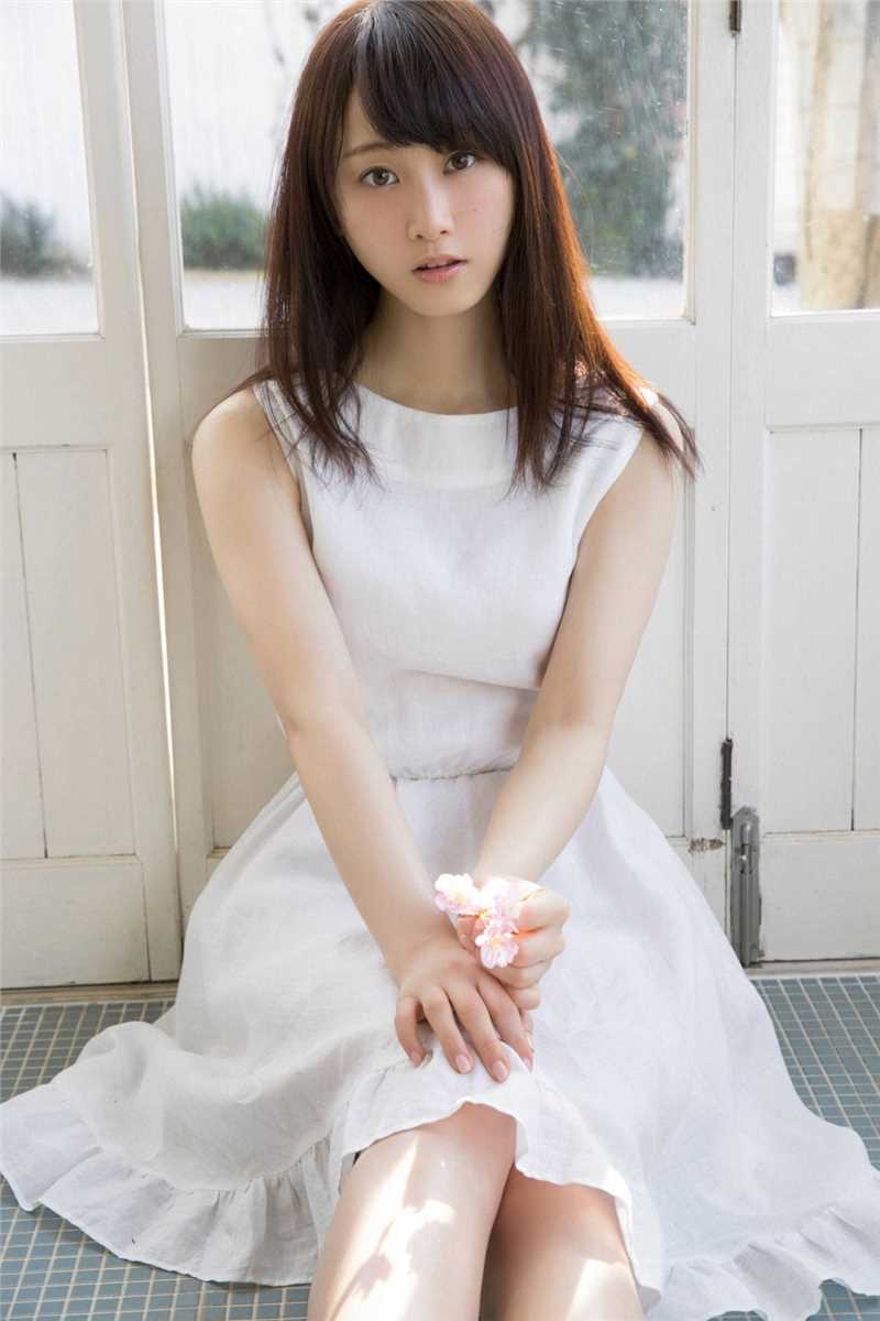 高清日本清纯美女松井玲奈白色短裙迷人图集