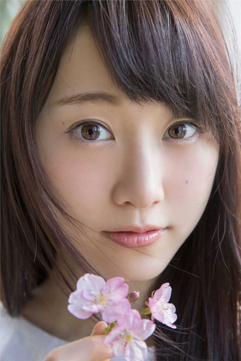 高清日本清纯美女松井玲奈白色短裙迷人图集