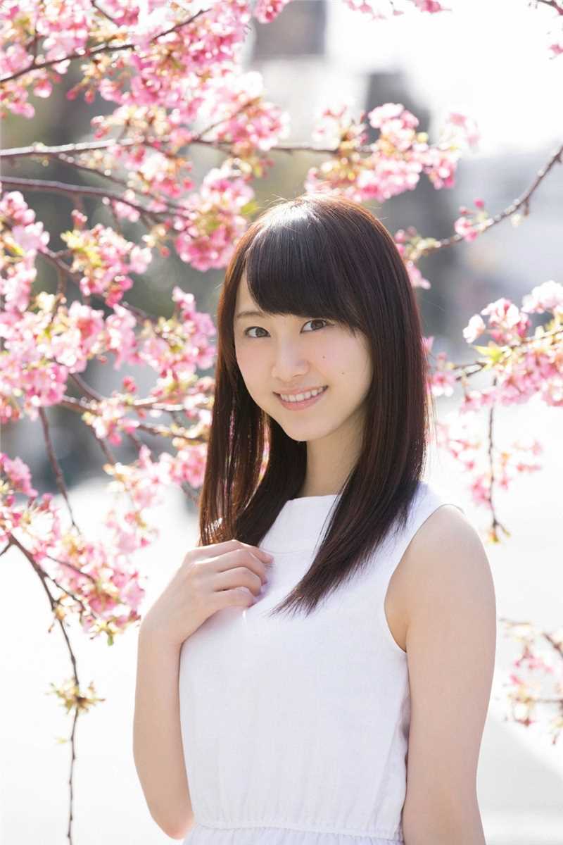 高清日本清纯美女松井玲奈白色短裙迷人图集