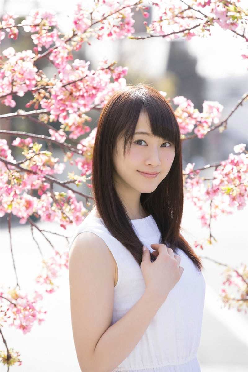 高清日本清纯美女松井玲奈白色短裙迷人图集