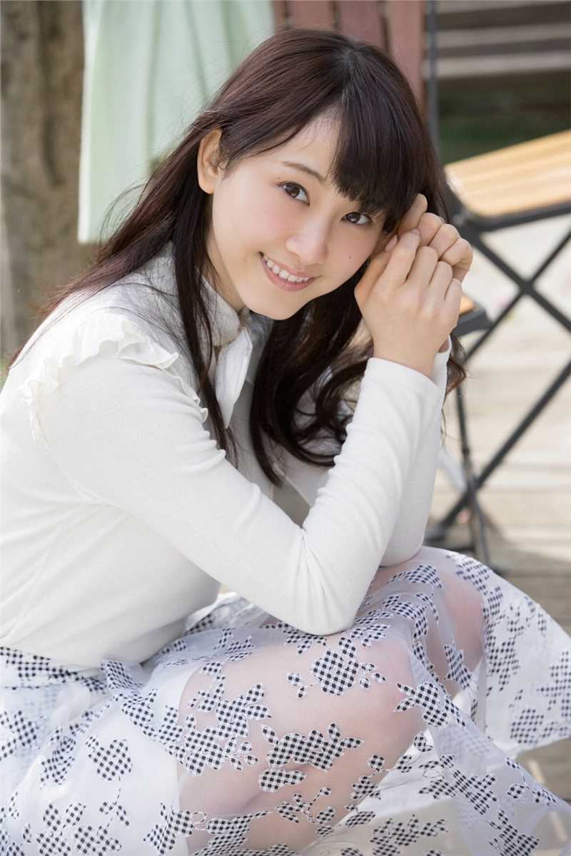 高清日本清纯美女松井玲奈白色短裙迷人图集