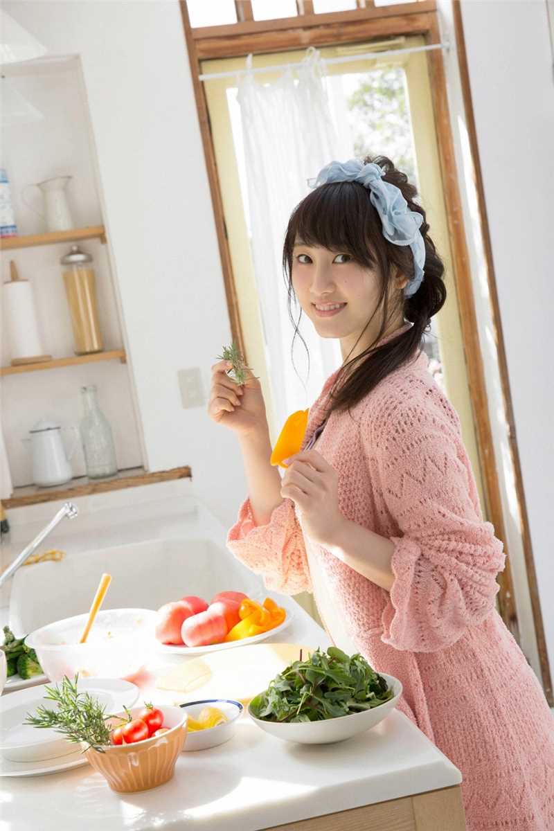 高清日本清纯美女松井玲奈白色短裙迷人图集