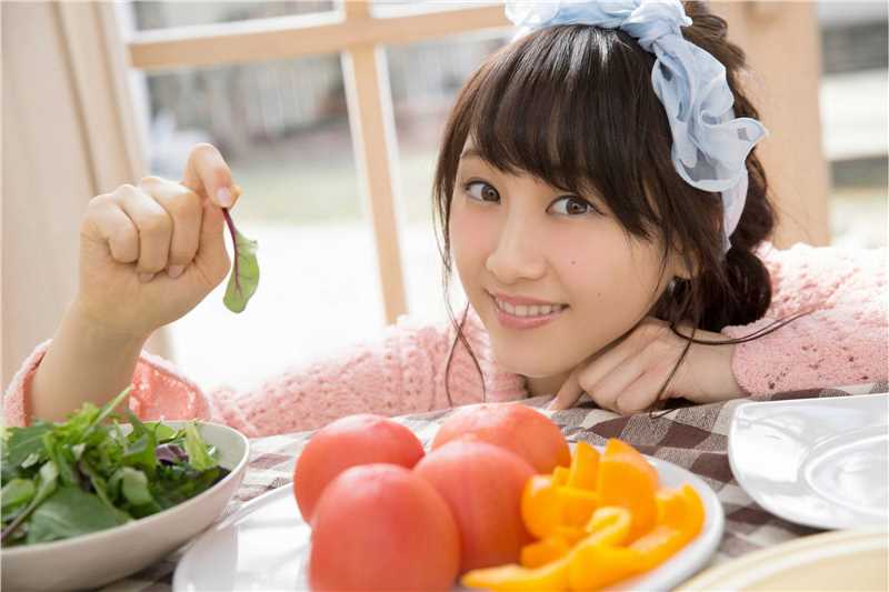 高清日本清纯美女松井玲奈白色短裙迷人图集