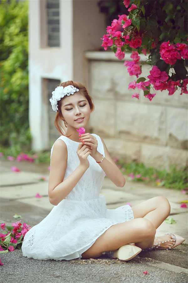 最全迷人唯美清纯美女街拍壁纸