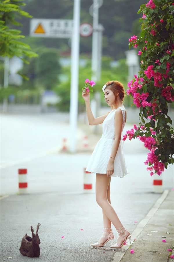 最全迷人唯美清纯美女街拍壁纸