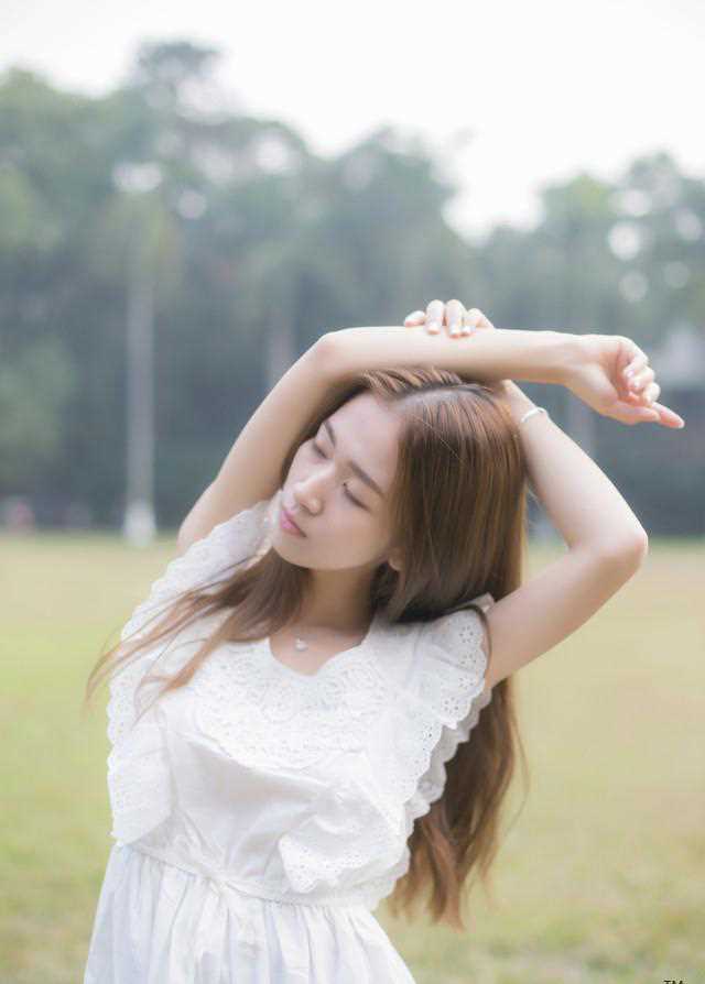 高清清纯美女原野户外唯美图集