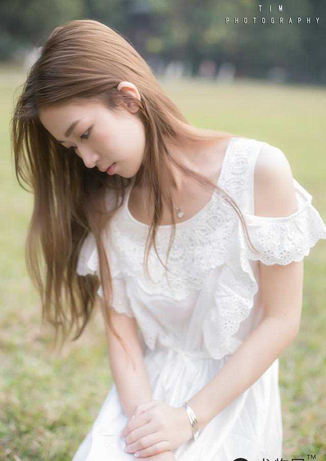 高清清纯美女原野户外唯美图集