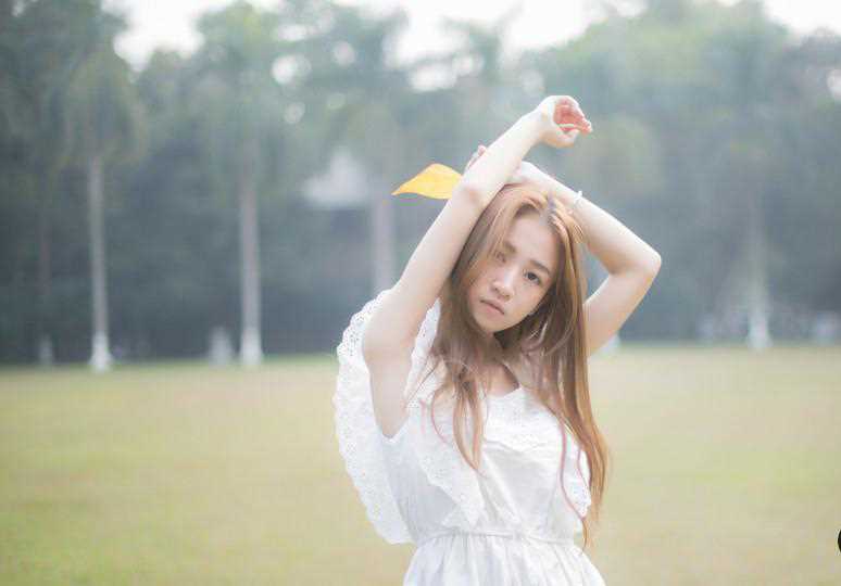 高清清纯美女原野户外唯美图集