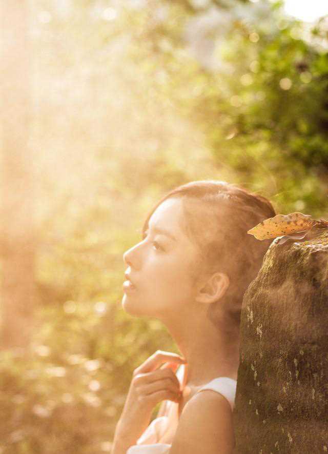 优质清纯美女森林唯美外拍图片