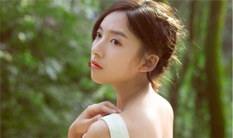 优质清纯美女森林唯美外拍图片