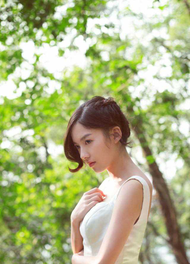 优质清纯美女森林唯美外拍图片