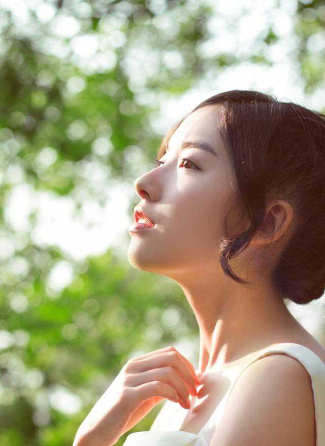 优质清纯美女森林唯美外拍图片