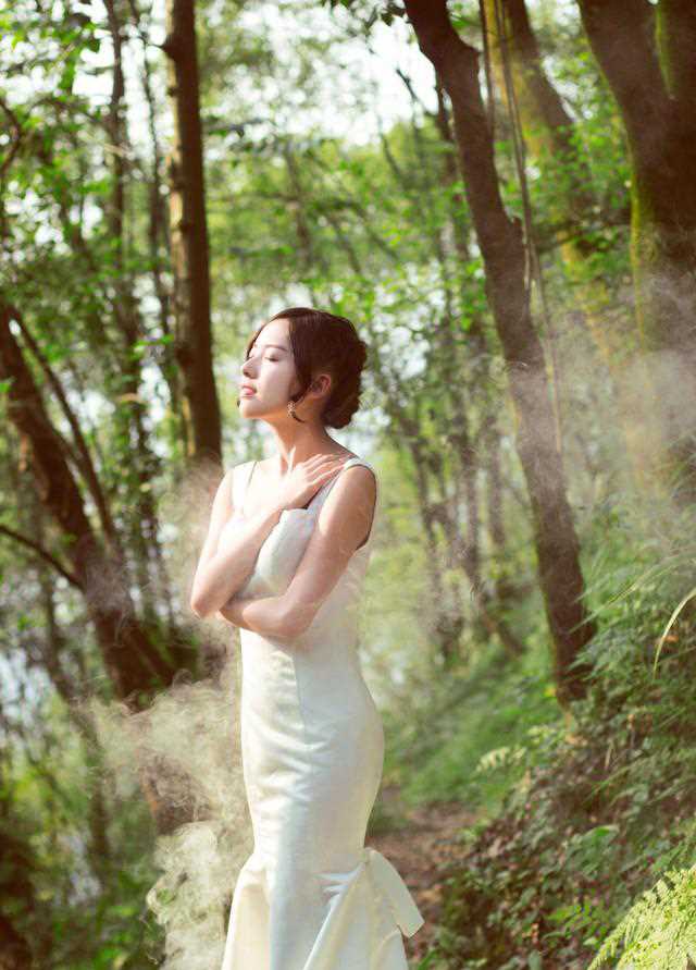 优质清纯美女森林唯美外拍图片