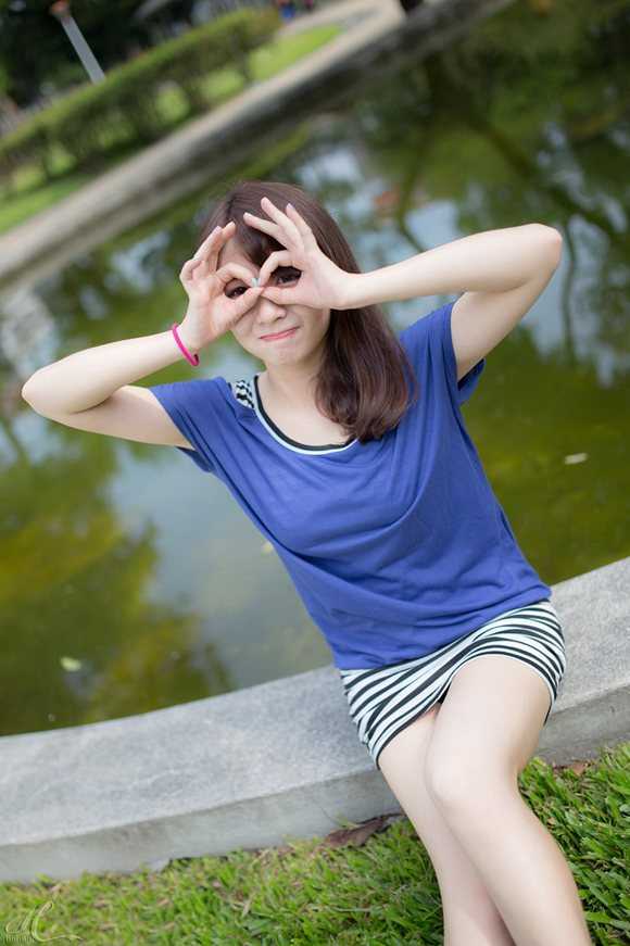 优质清纯美女庄晴雅公园唯美相册