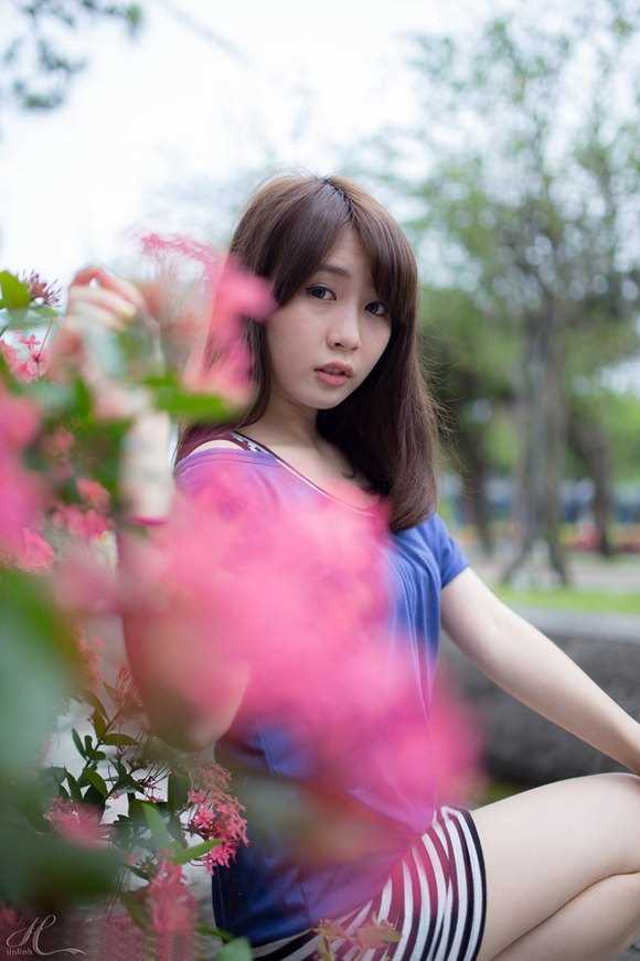 优质清纯美女庄晴雅公园唯美相册