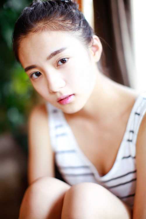 精选清纯可爱美女室内唯美图册