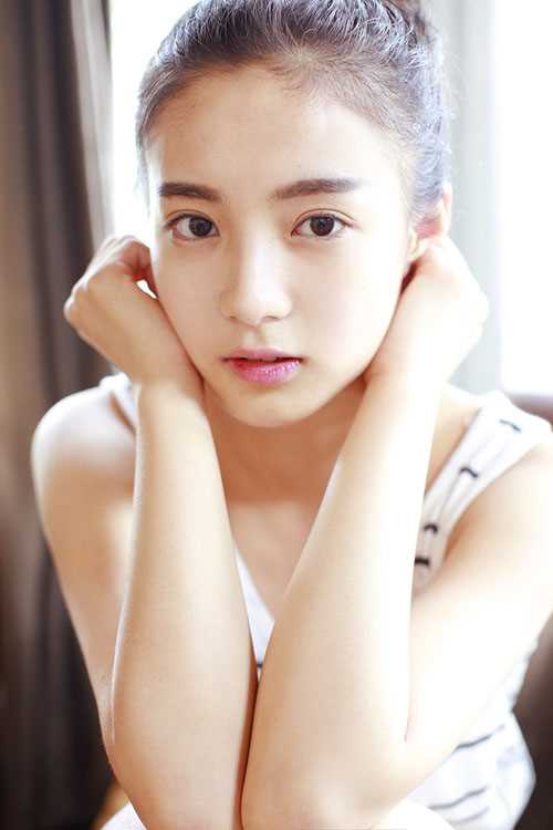 精选清纯可爱美女室内唯美图册