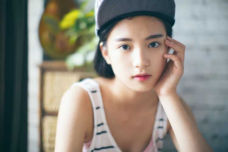 精选清纯可爱美女室内唯美图册