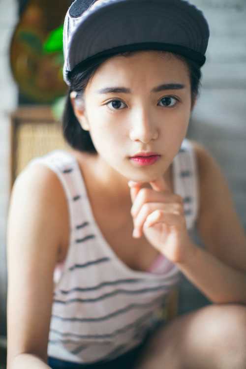 精选清纯可爱美女室内唯美图册