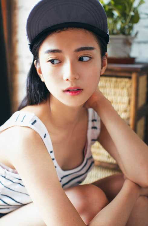 精选清纯可爱美女室内唯美图册