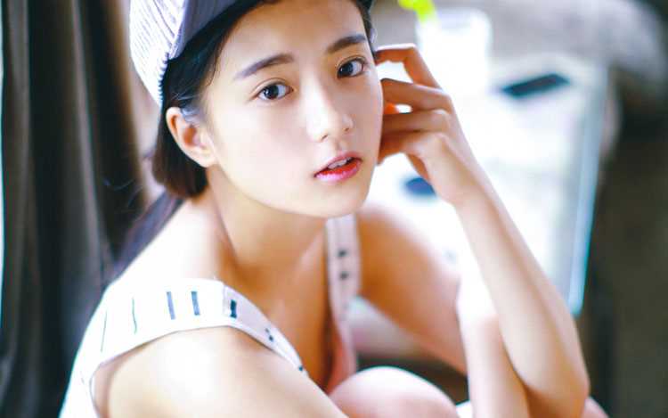 精选清纯可爱美女室内唯美图册