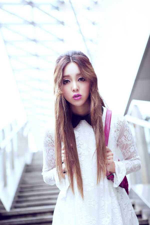 可爱清纯MM蕾丝迷人街拍