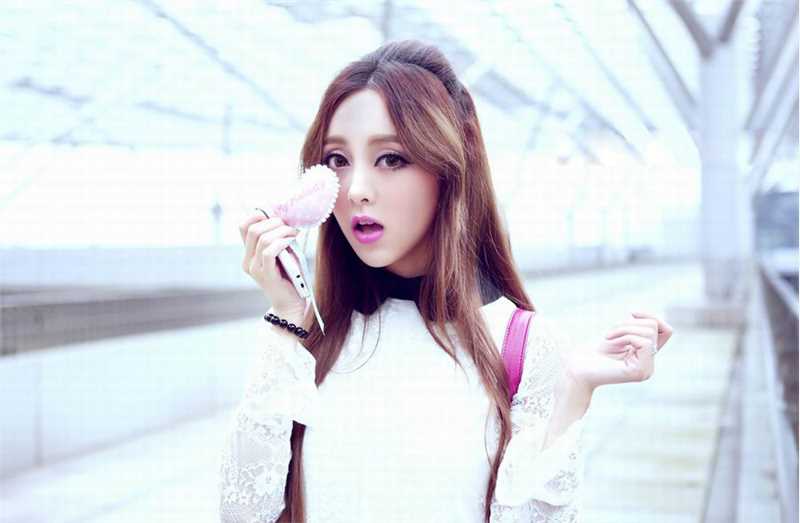 可爱清纯MM蕾丝迷人街拍