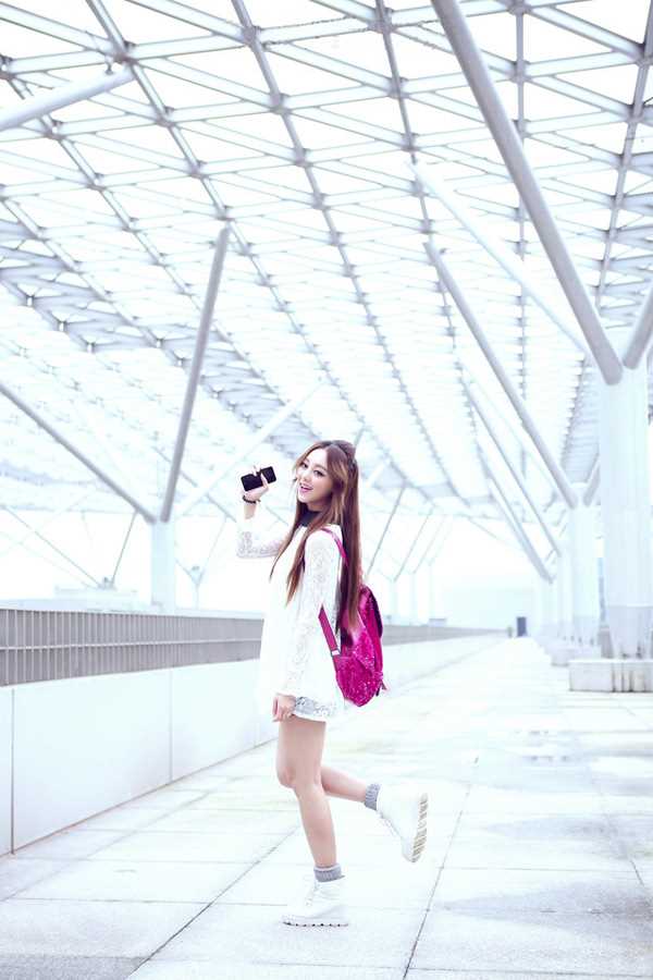 可爱清纯MM蕾丝迷人街拍