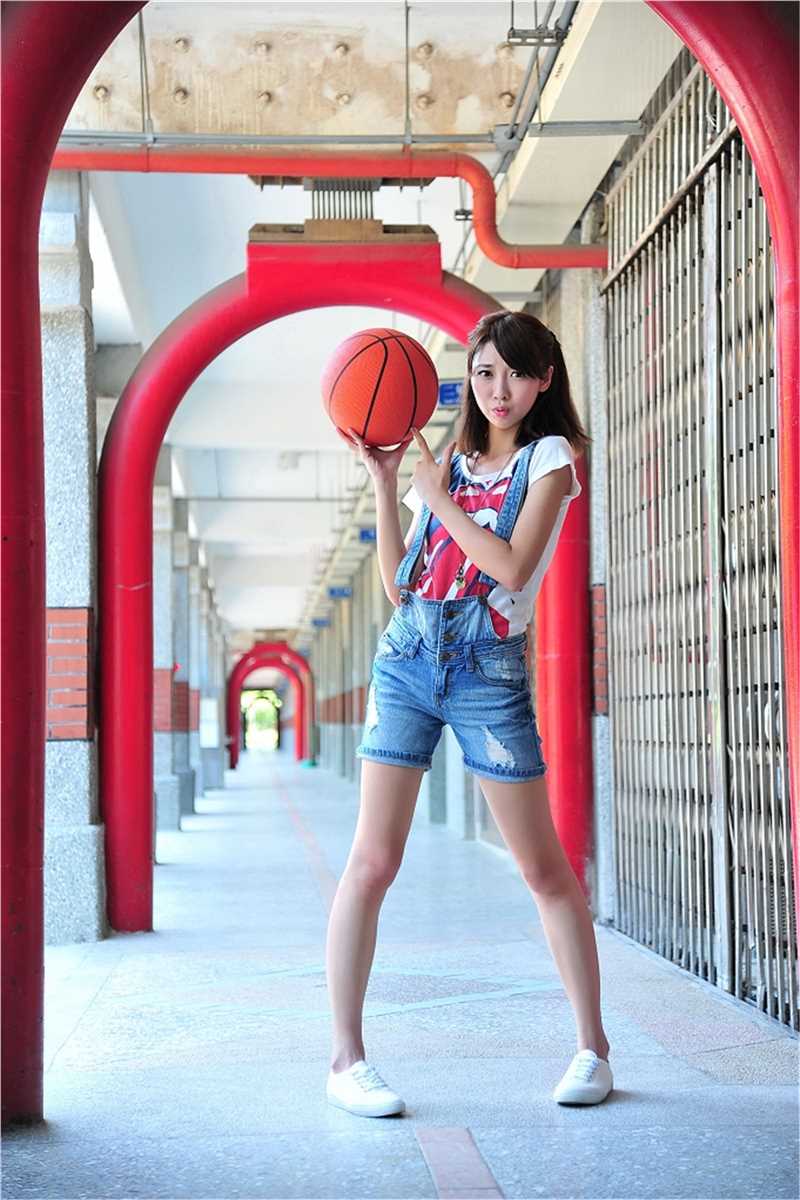 高清短裙女生小玉户外清纯唯美集图集