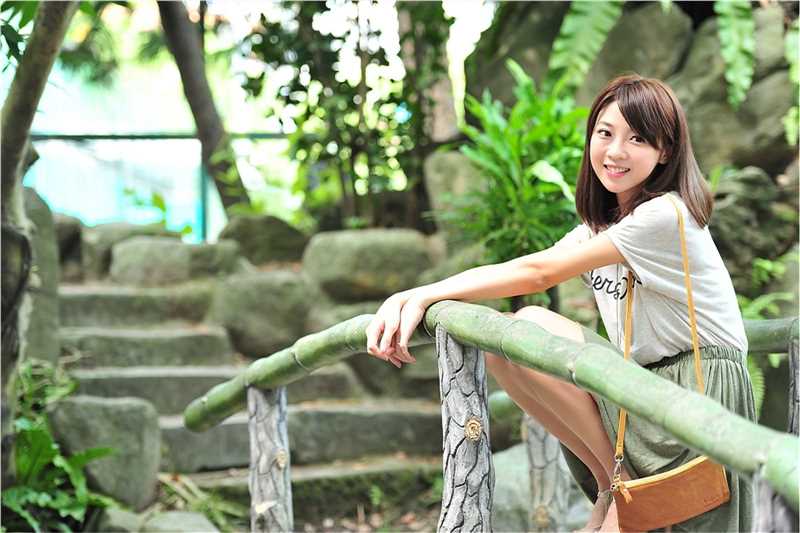 高清短裙女生小玉户外清纯唯美集图集