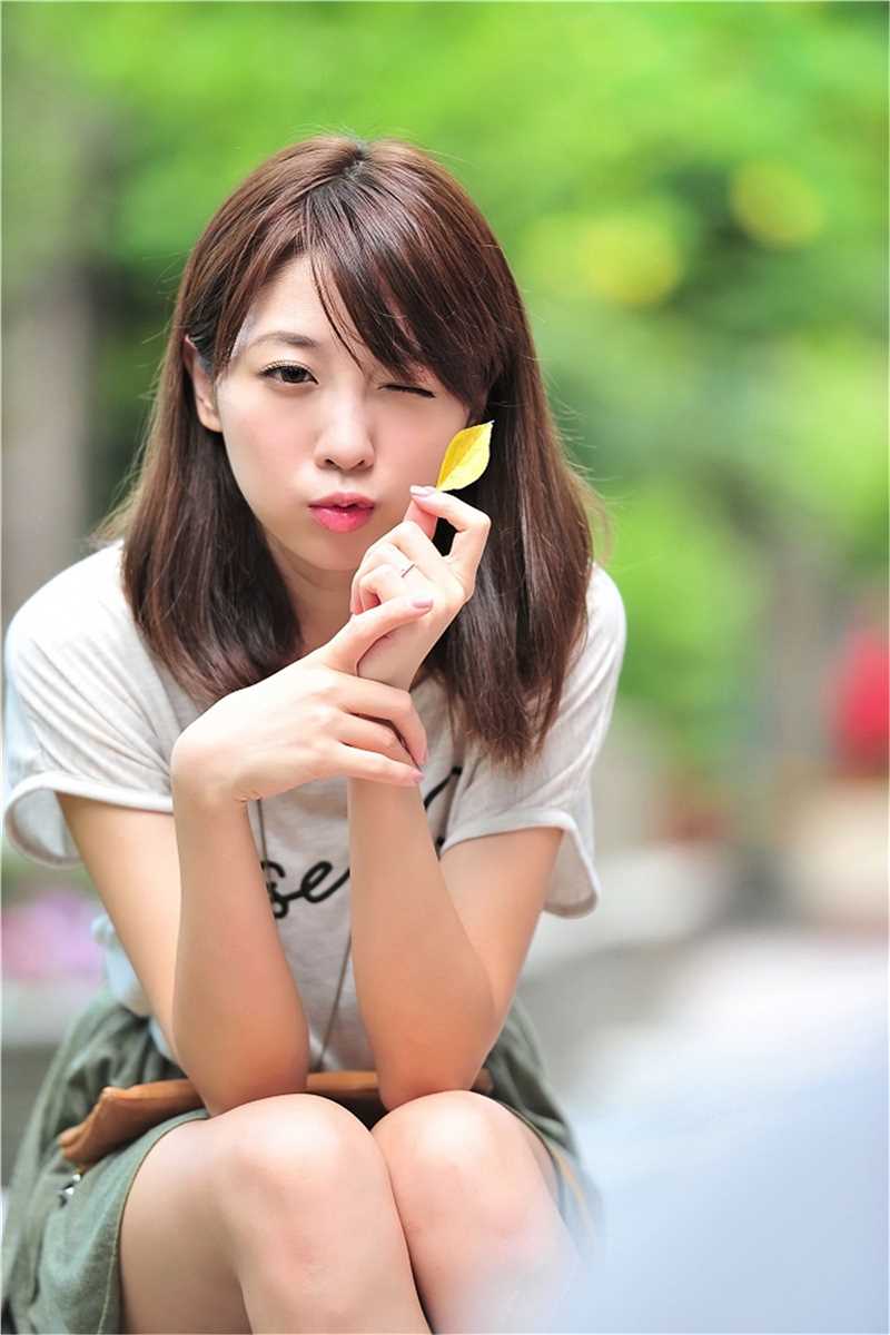 高清短裙女生小玉户外清纯唯美集图集