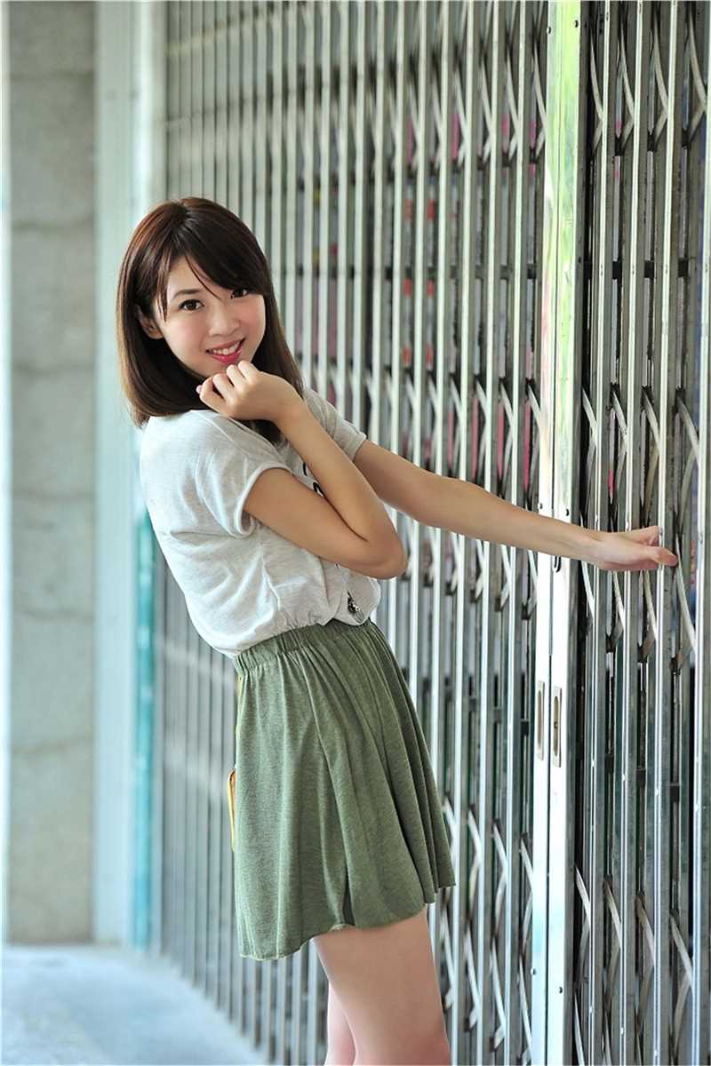 高清短裙女生小玉户外清纯唯美集图集