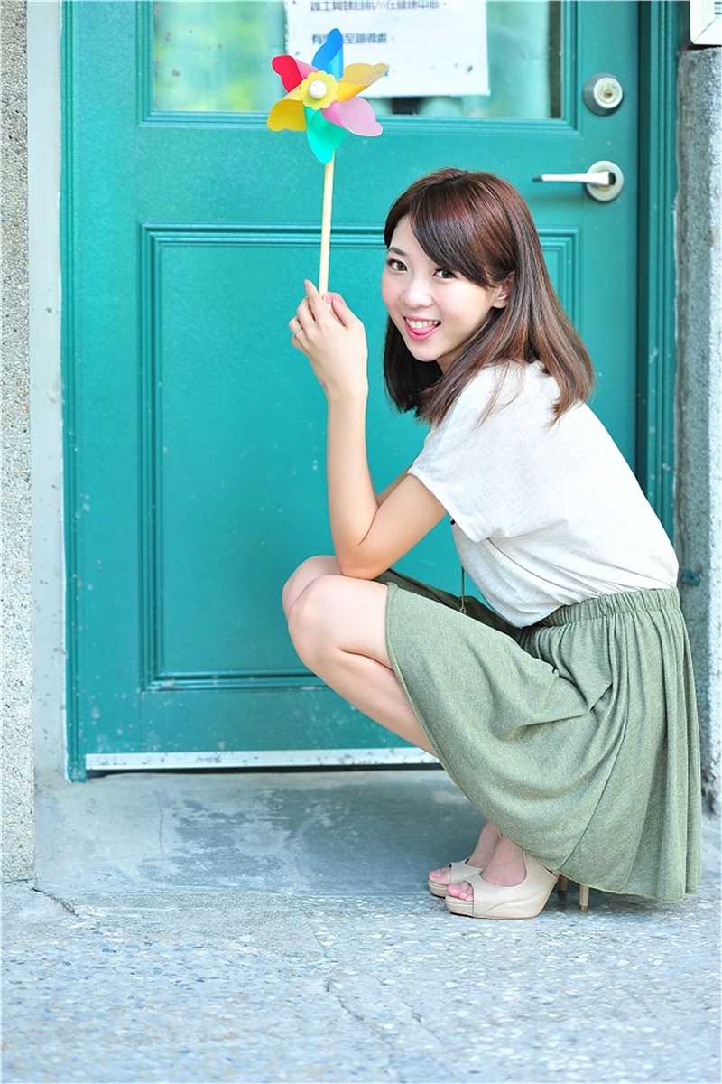 高清短裙女生小玉户外清纯唯美集图集