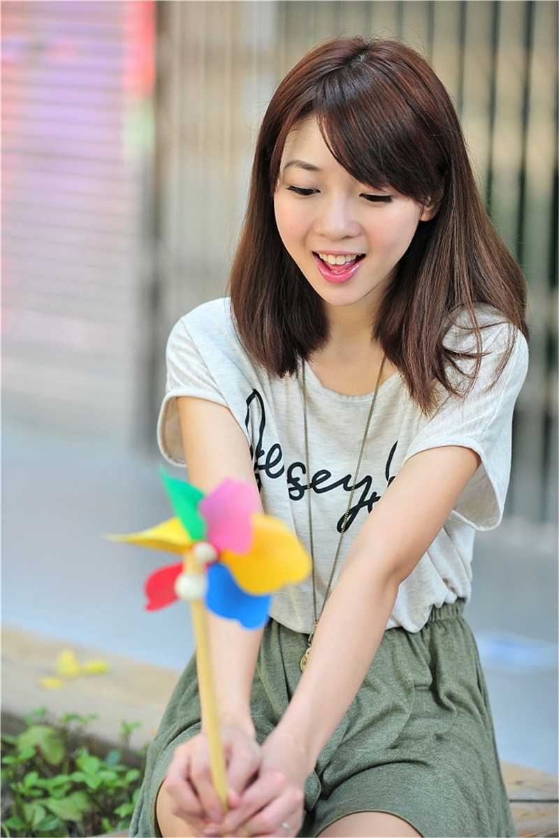 高清短裙女生小玉户外清纯唯美集图集