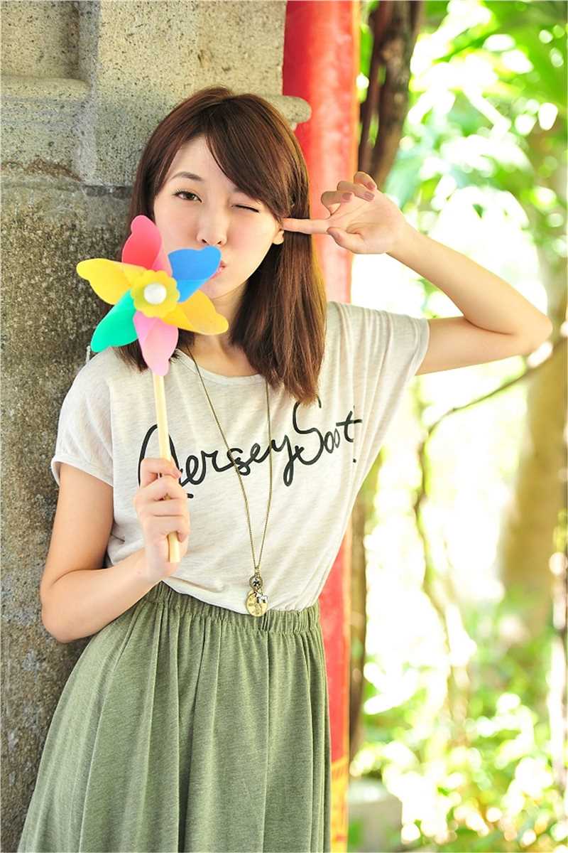 高清短裙女生小玉户外清纯唯美集图集