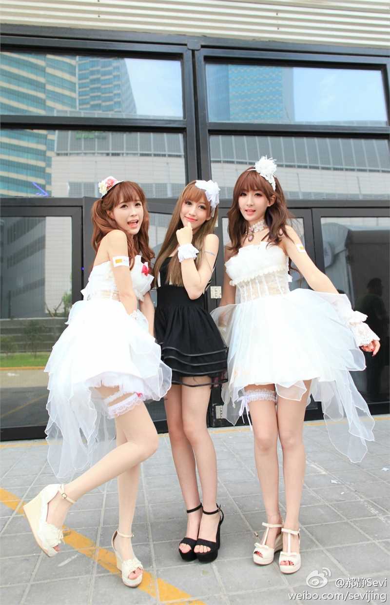 优质清纯女孩郝静清新户外写照相册