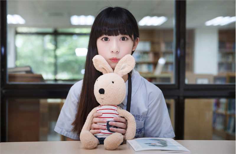 精选可爱制服美女清纯惹人爱图册