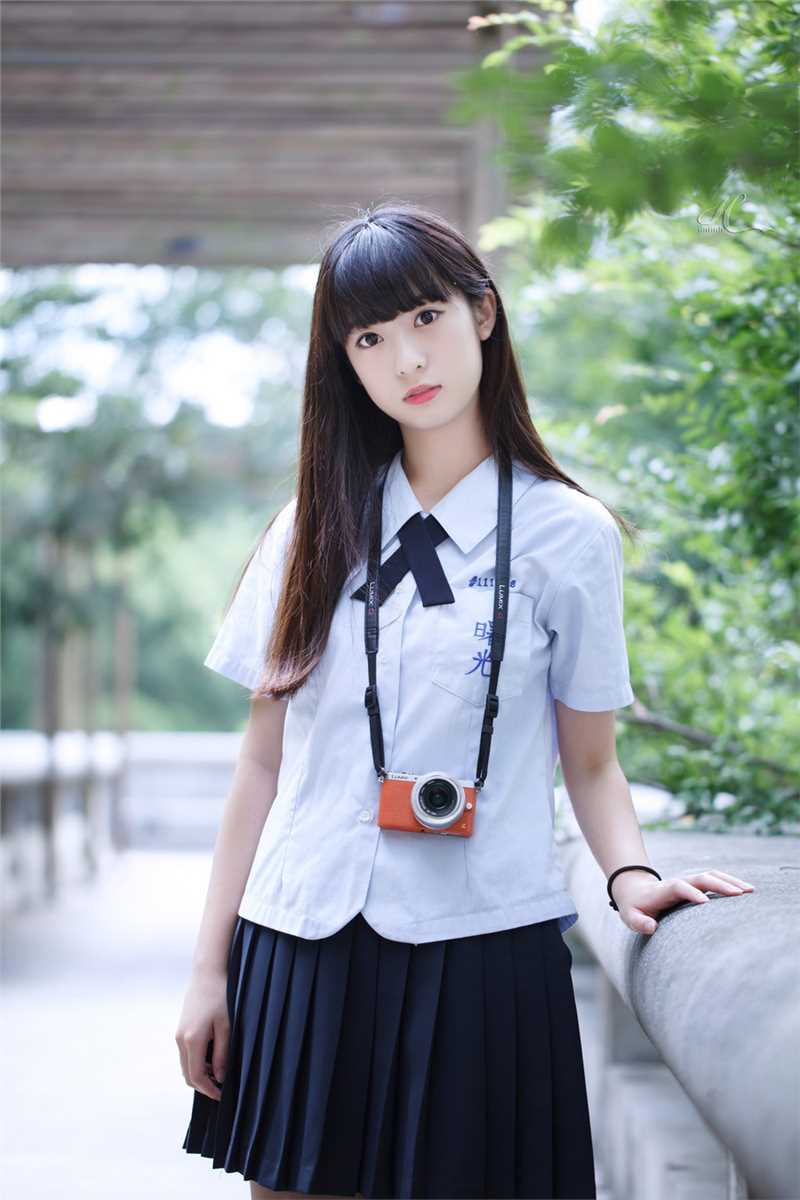 精选可爱制服美女清纯惹人爱图册