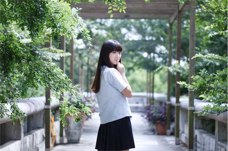 精选可爱制服美女清纯惹人爱图册