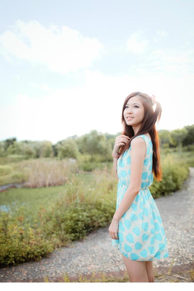 高清清纯美女唯美户外图册