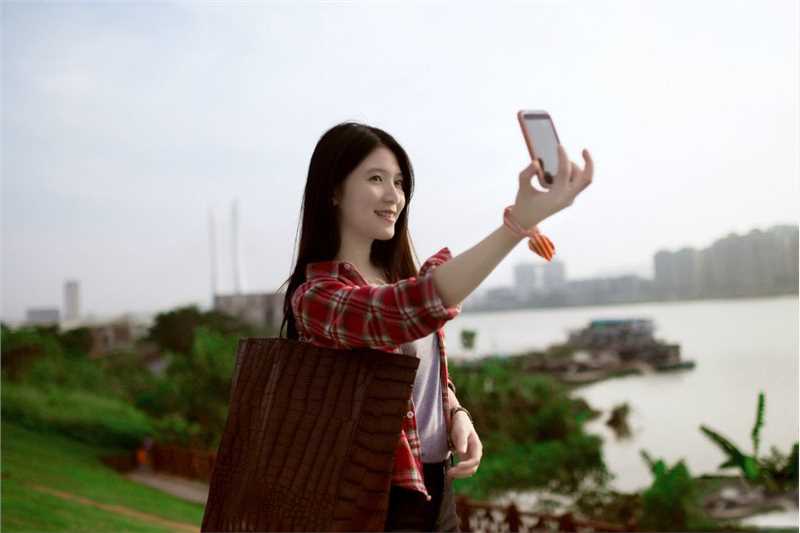 高清清纯女生夏日迷人街拍图集