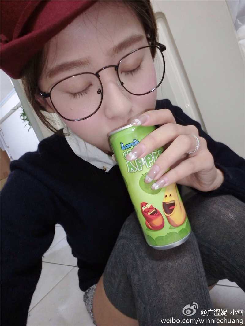 最新清纯女孩Winnie小雪生活照合集图集