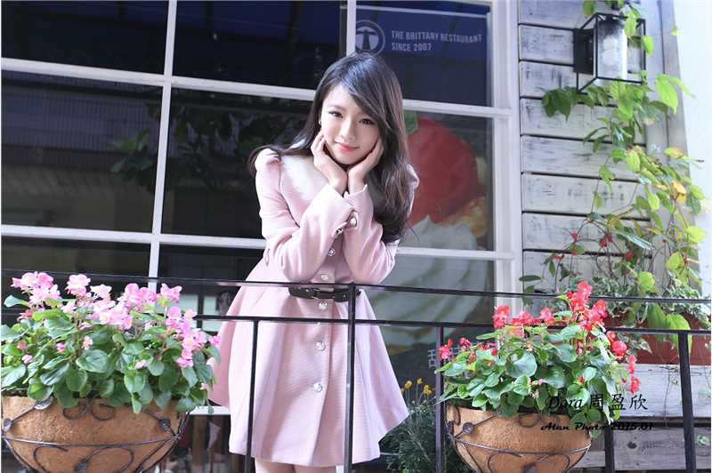 精选街拍短裙美女Dora清纯唯美写照图册