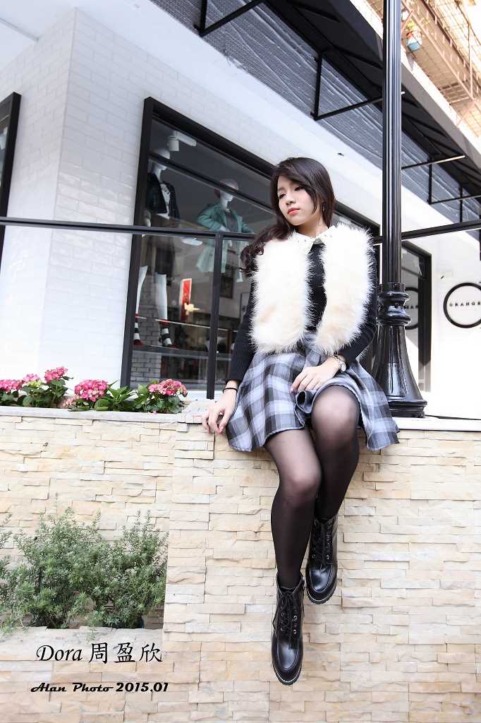 精选街拍短裙美女Dora清纯唯美写照图册