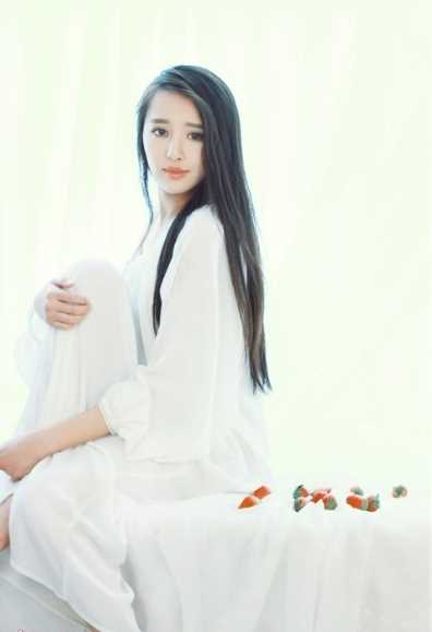 最全清纯白衣美女迷人微笑很倾城相册