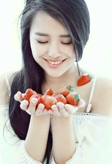 最全清纯白衣美女迷人微笑很倾城相册