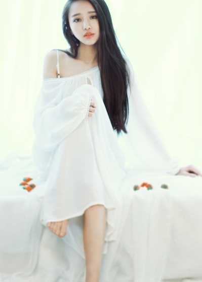 最全清纯白衣美女迷人微笑很倾城相册