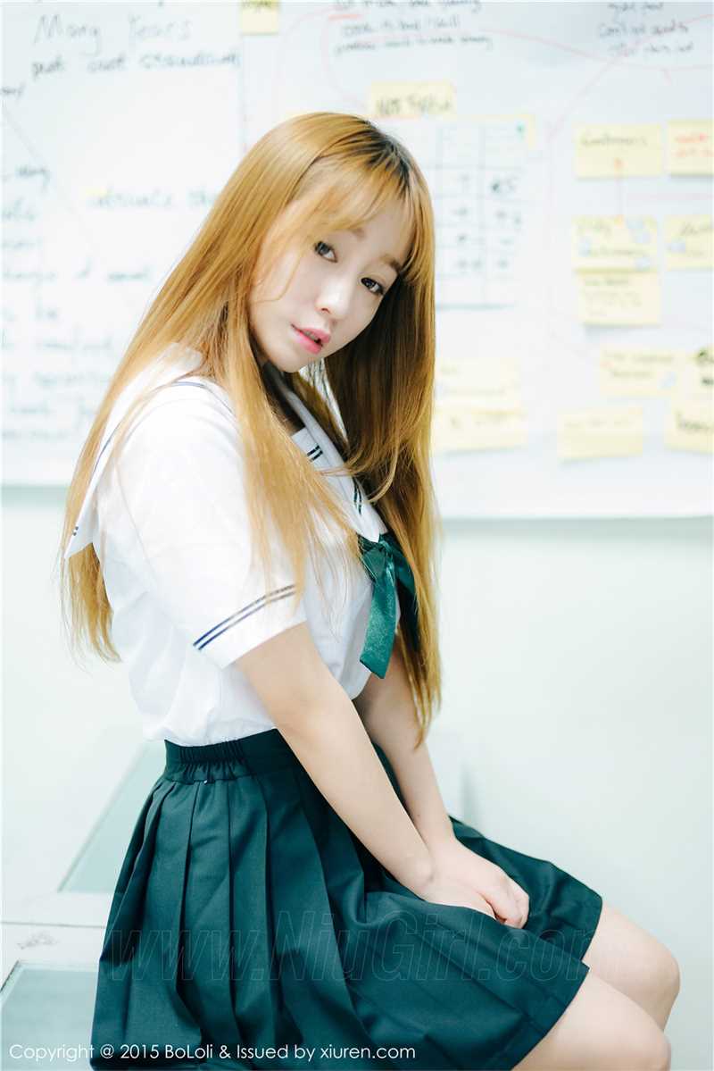 最全学生装美女王语纯室内清纯唯美照壁纸